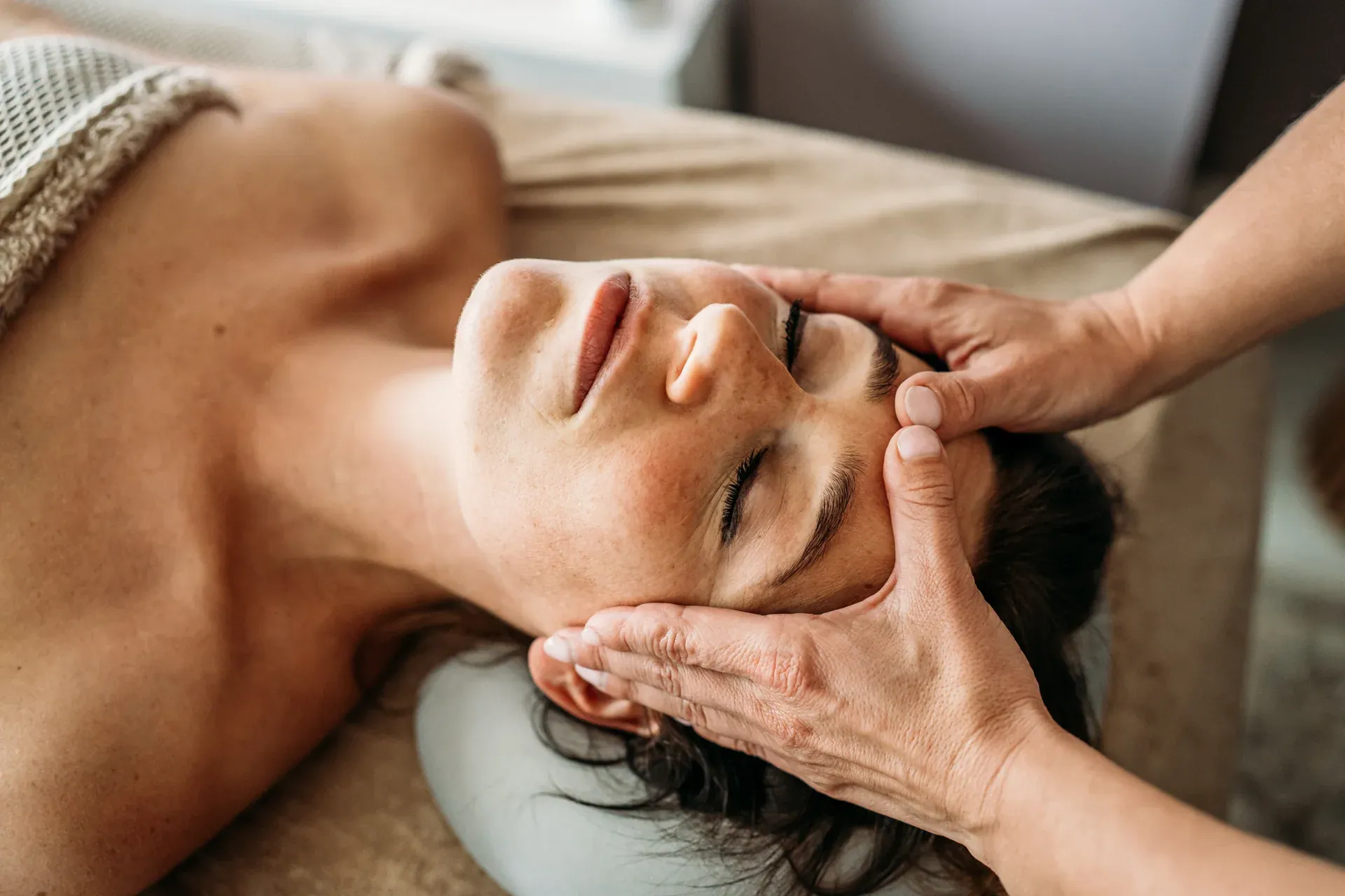 Ontspannende hoofdmassage bij Nature Healing